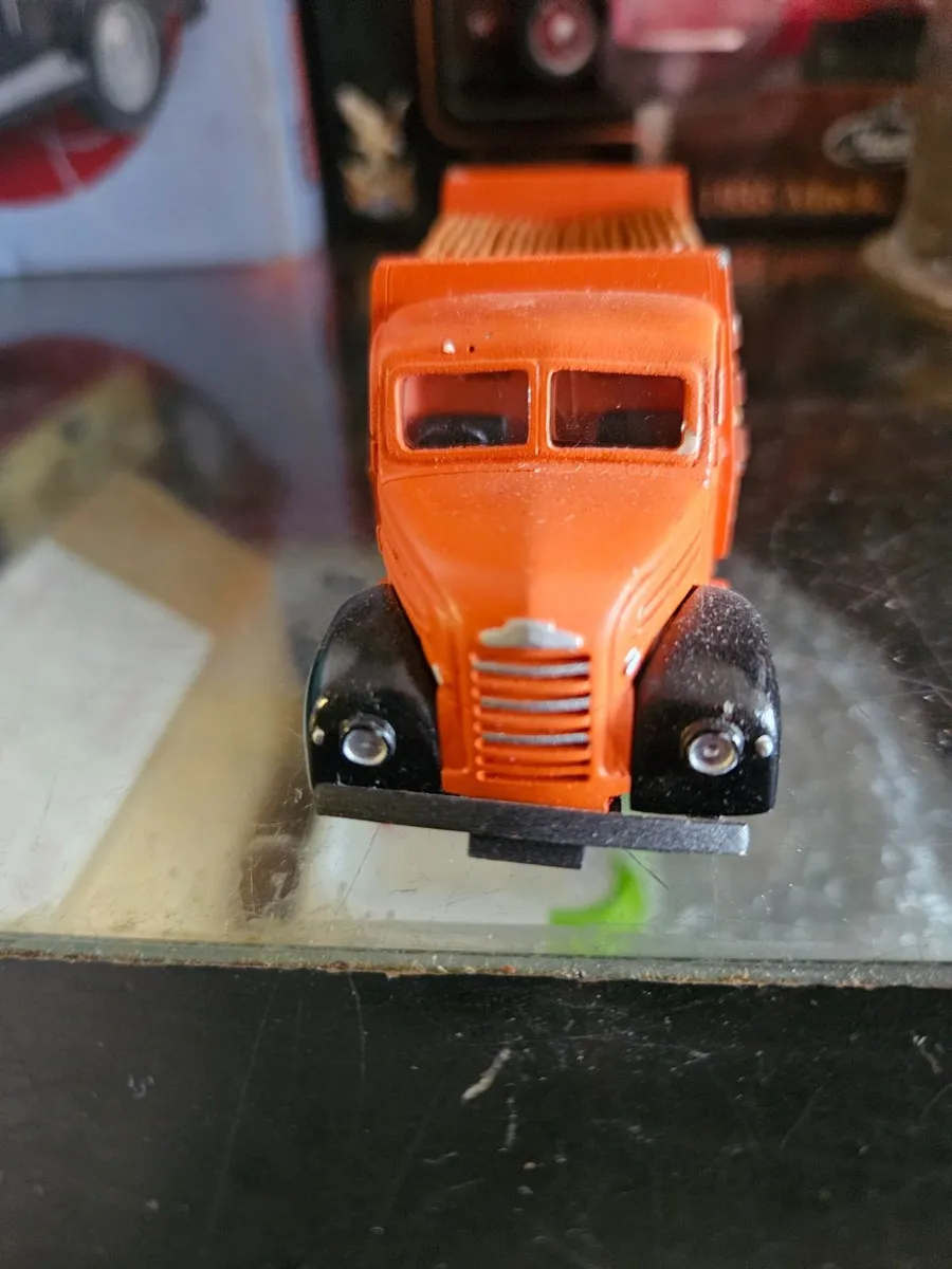 Corgi C&C Club Orange Truck - Image 4