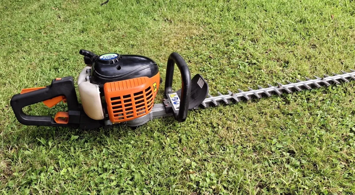 Petrol Hedge Trimmer - Image 1