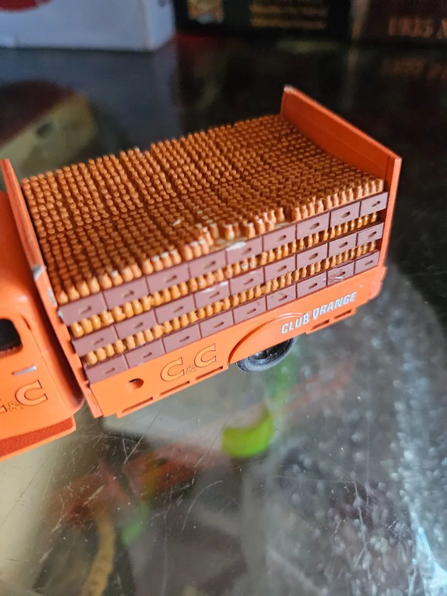 Corgi C&C Club Orange Truck - Image 2
