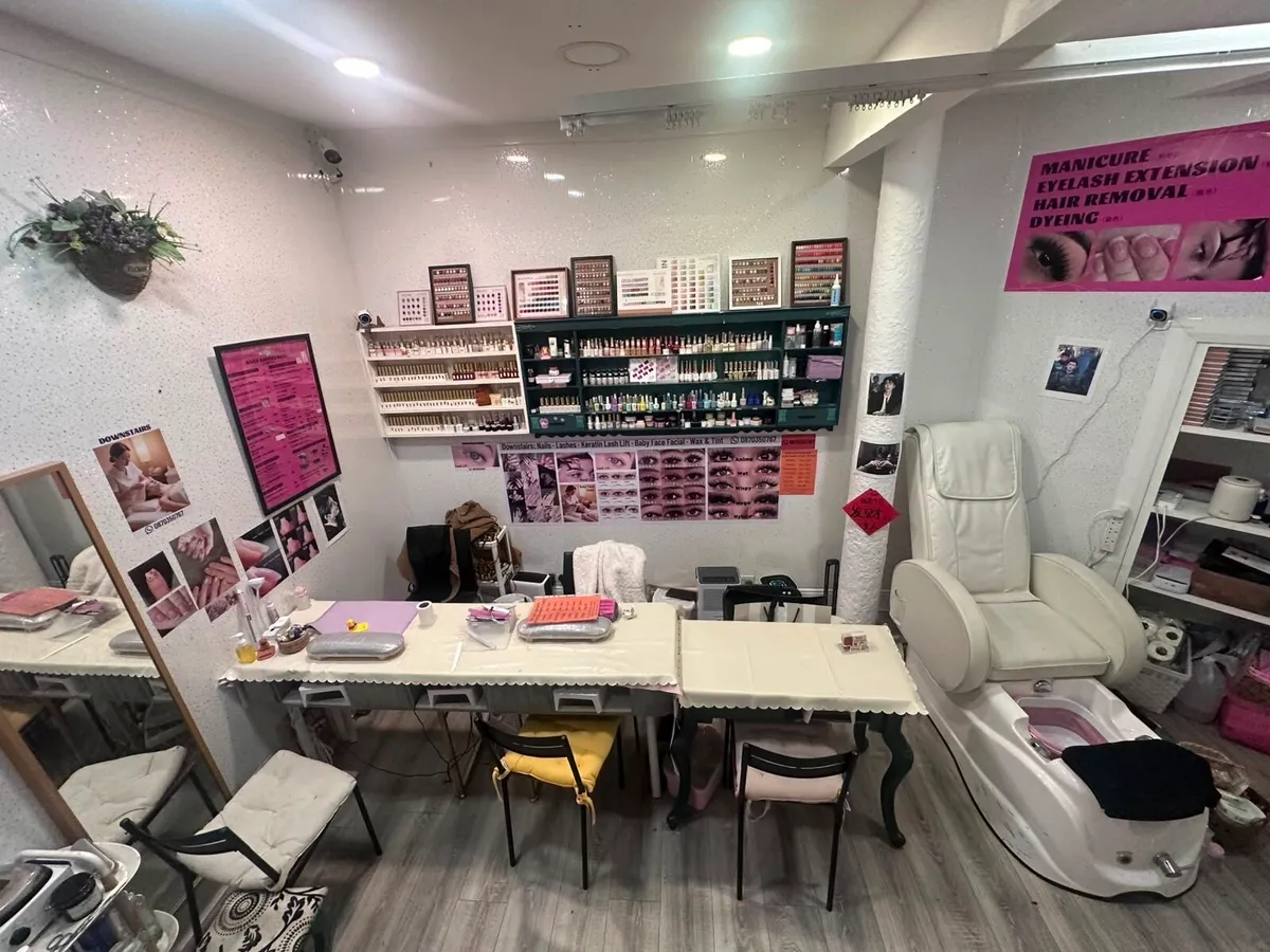 Beauty Salon D1 - Image 3
