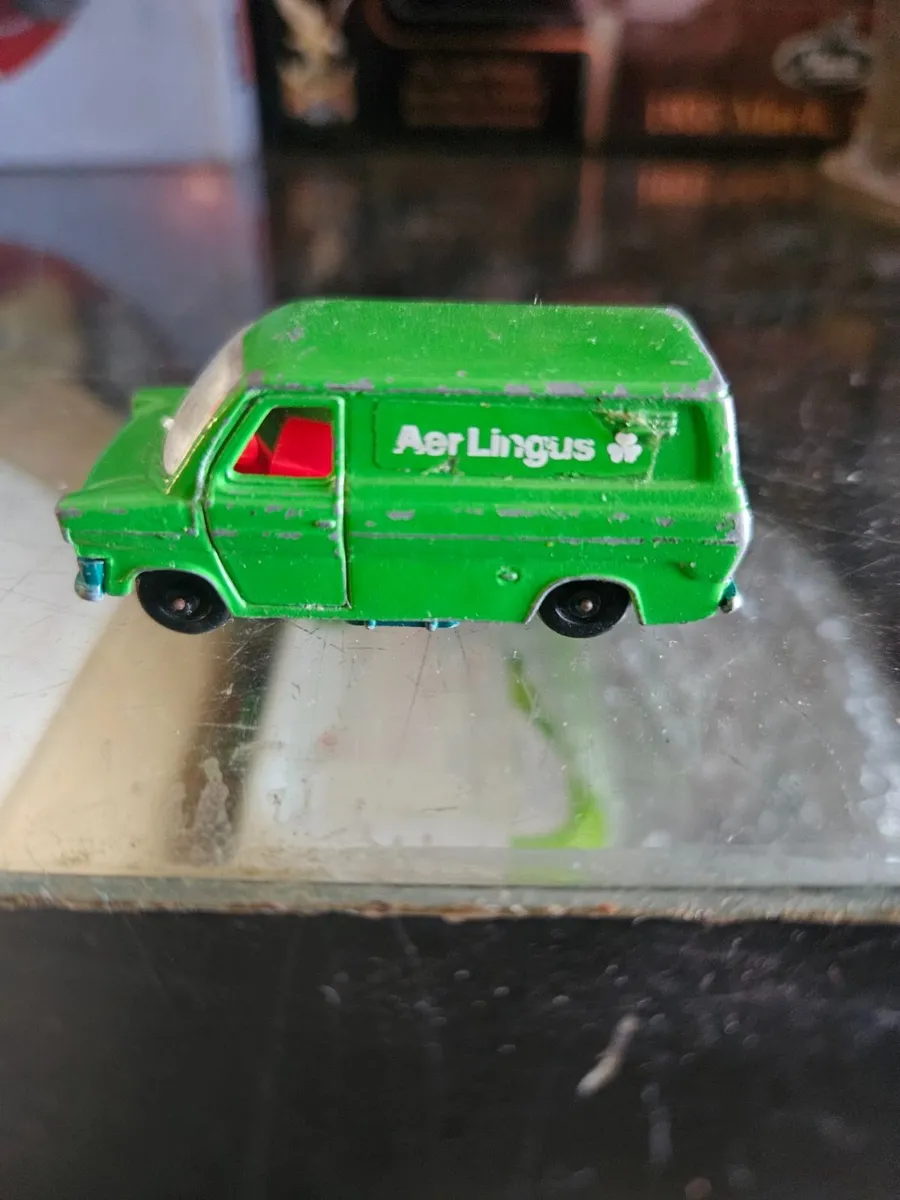 Corgi Aerlingus Ford Transit Van - Image 3