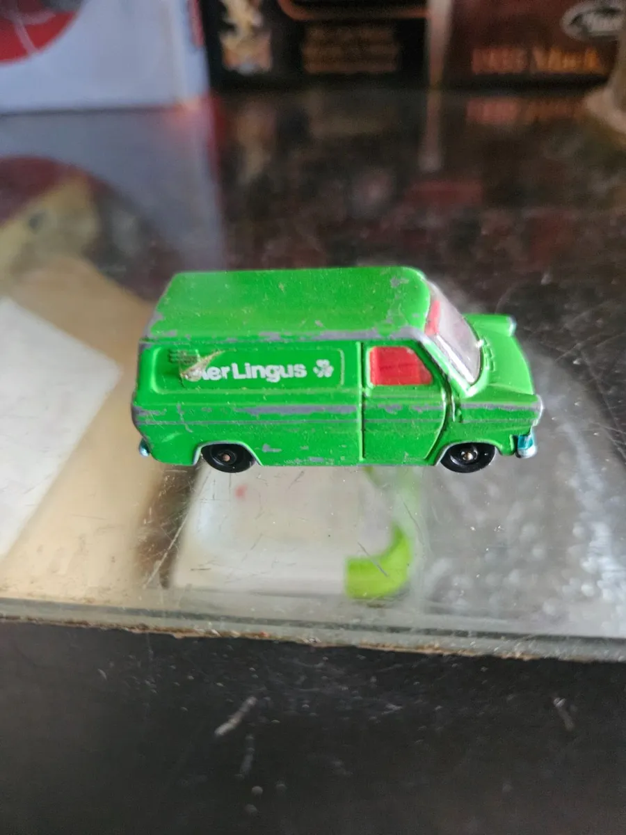 Corgi Aerlingus Ford Transit Van - Image 4
