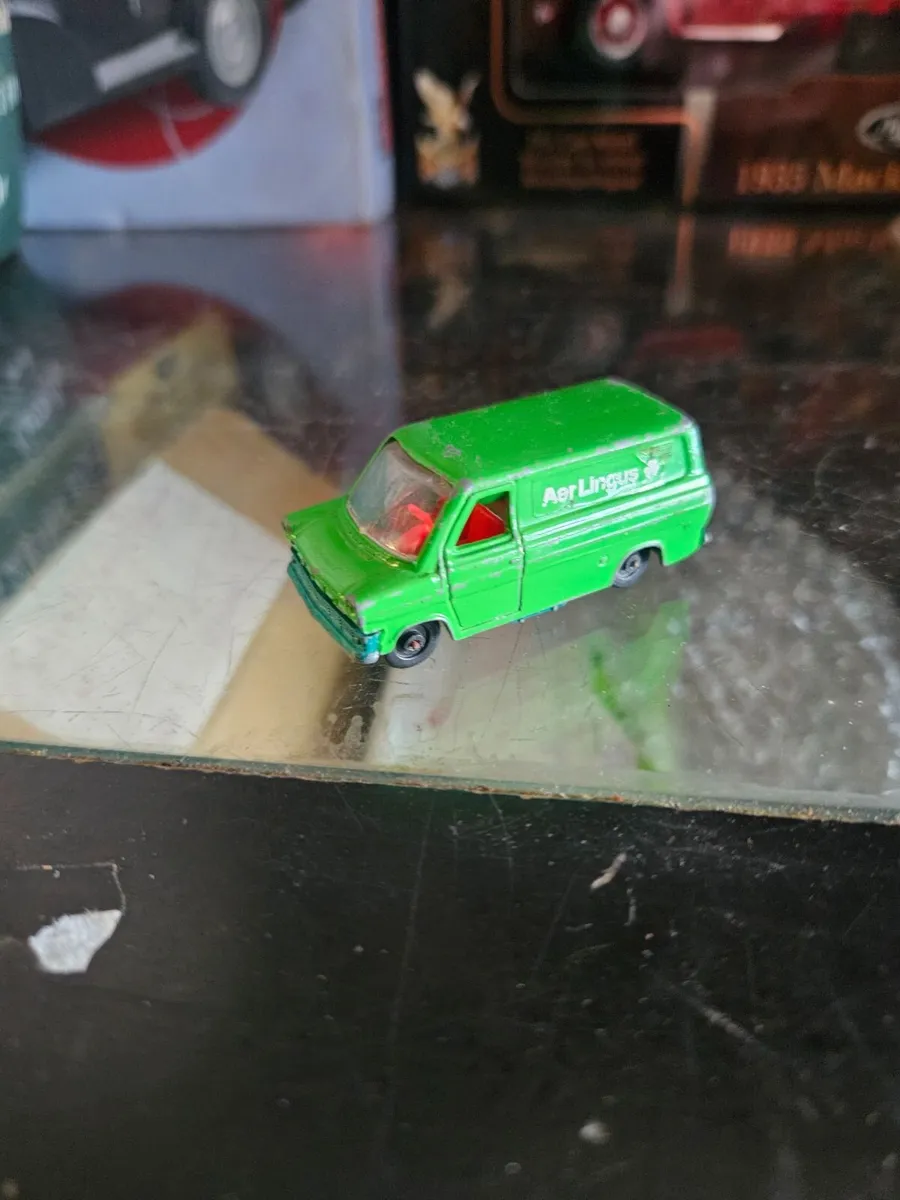 Corgi Aerlingus Ford Transit Van - Image 1