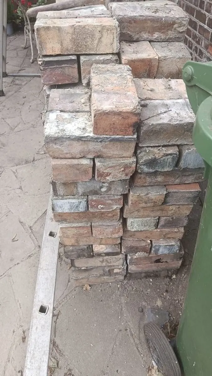 old red brick - Image 1