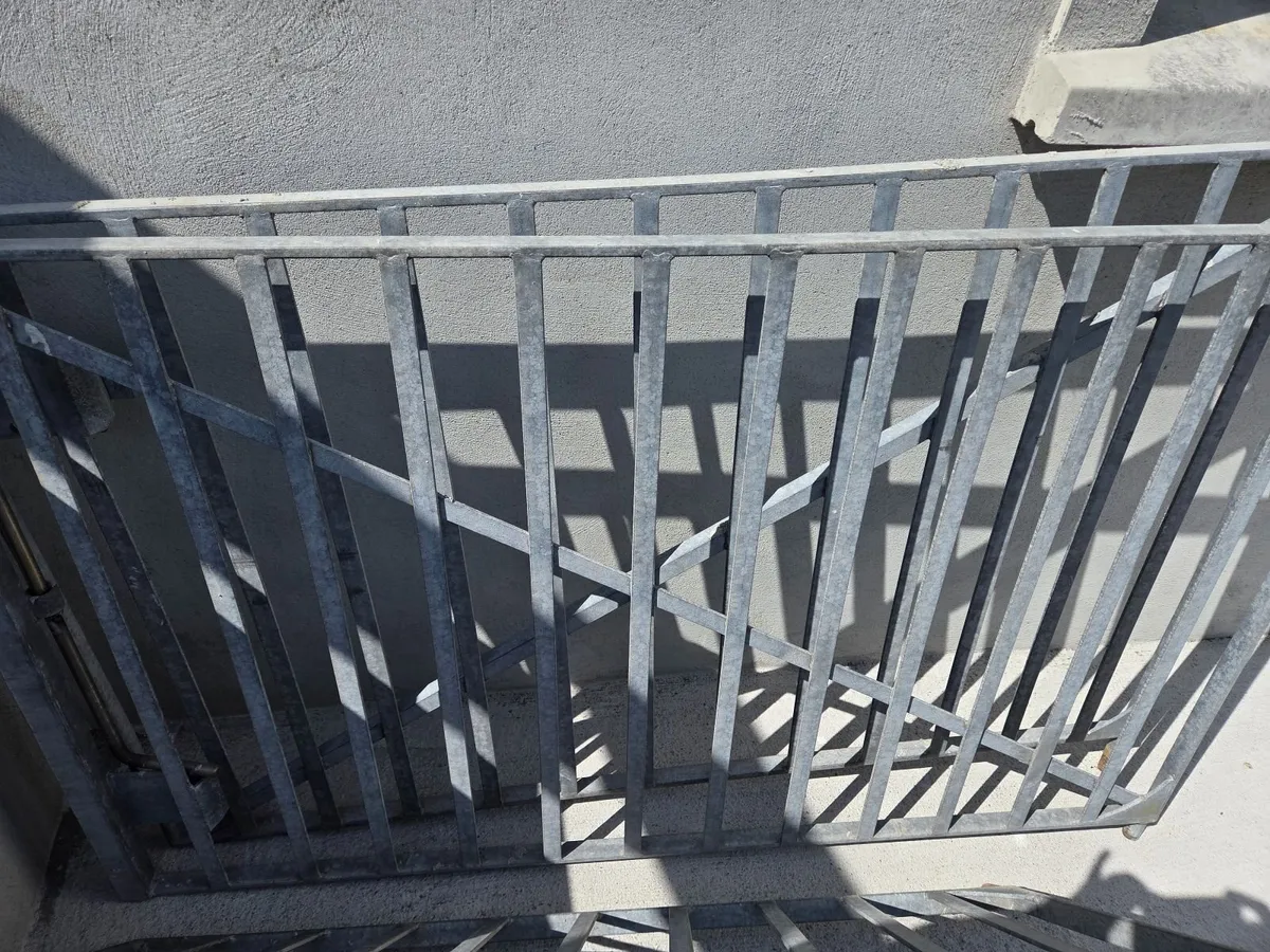 Gates - Image 2