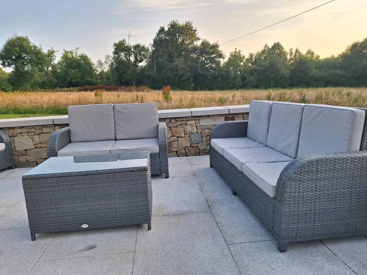 Rattan Lounge Set - Image 2