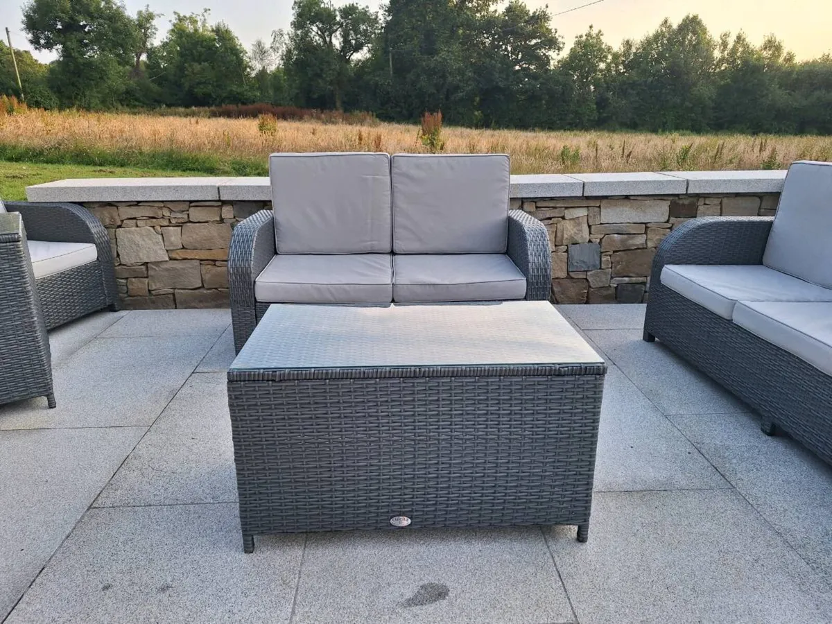 Rattan Lounge Set - Image 3
