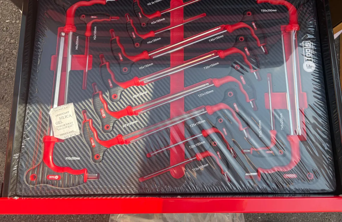 Tool chest complete with tools 700 piece - Image 3