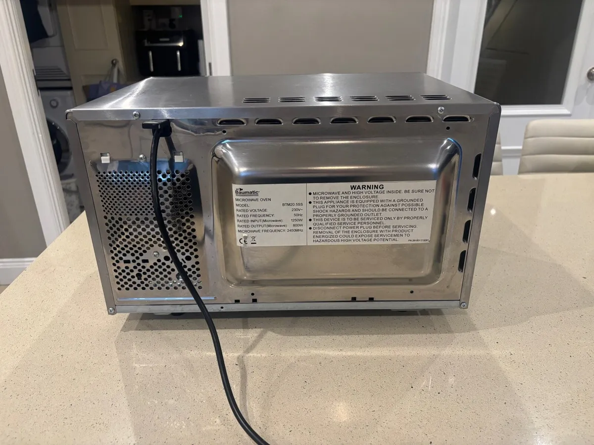 Baumatic 25 L Stainless Steel Microwave - Image 3