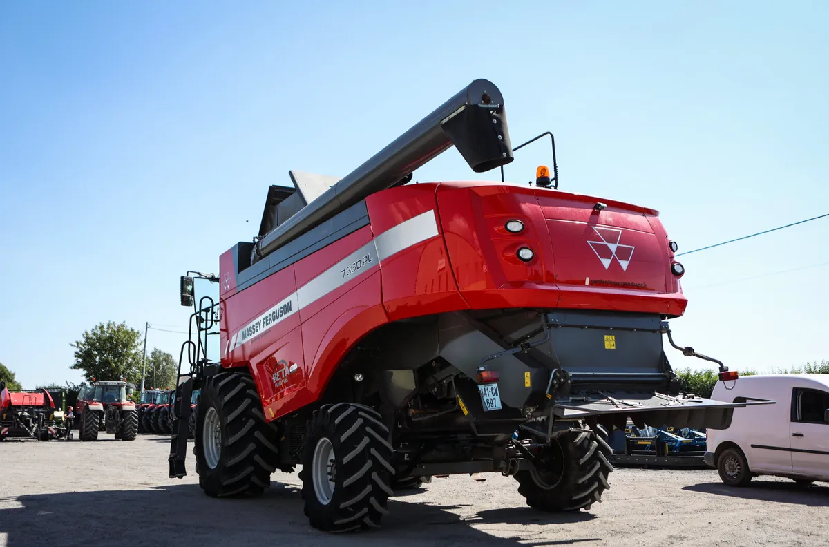 Massey Ferguson Beta 7360 Combine - Image 4