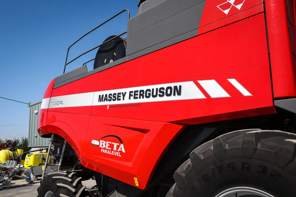 Massey Ferguson Beta 7360 Combine - Image 2