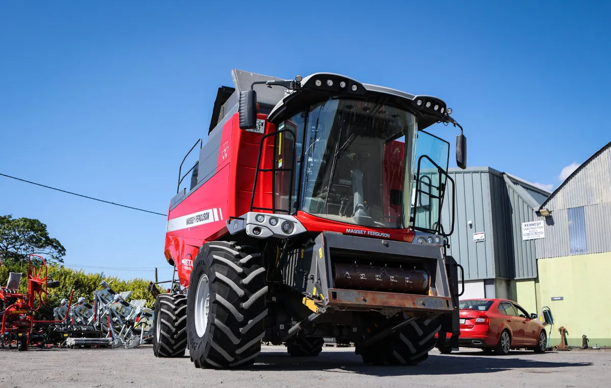 Massey Ferguson Beta 7360 Combine - Image 3