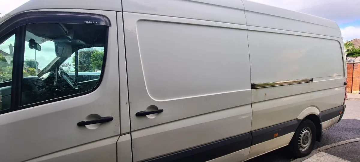 2012 Volkswagen Crafter LWB High roof - Sold as is - Image 3
