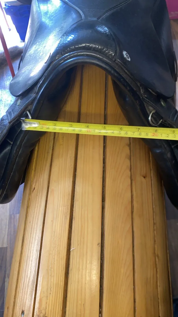 Cliff barnsby 18” black Leather saddle - Image 3