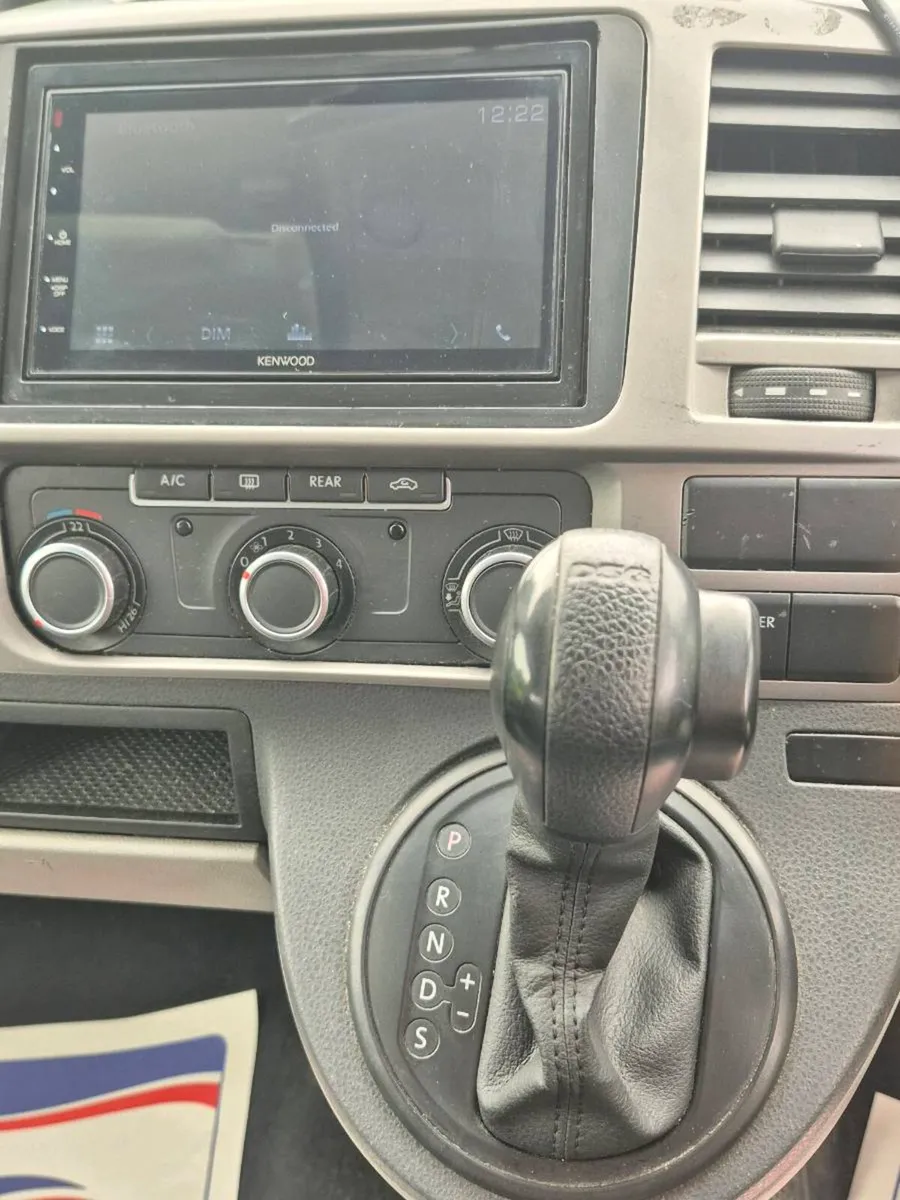 Volkswagen transporter shuttle 9 seater automatic - Image 3