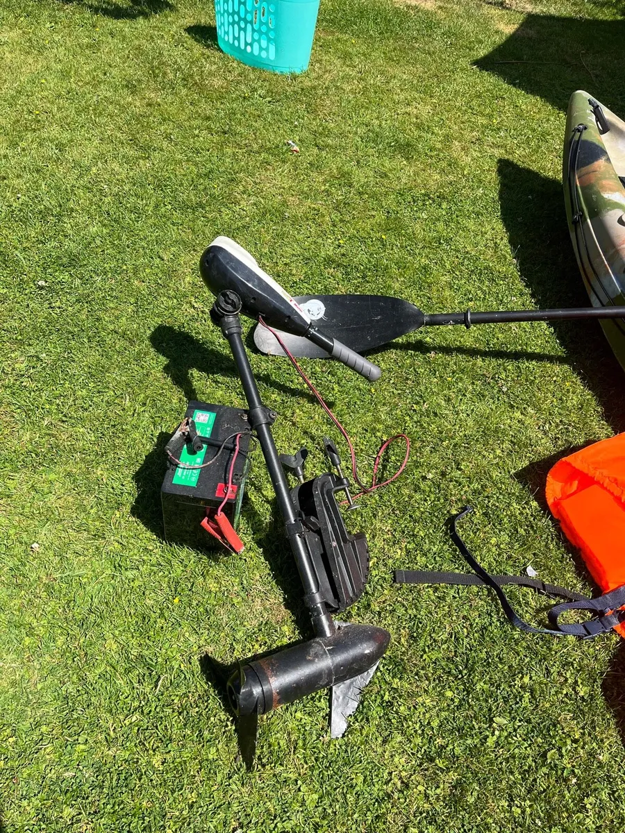 Motor for Kayak and lift boat. Plus Battery