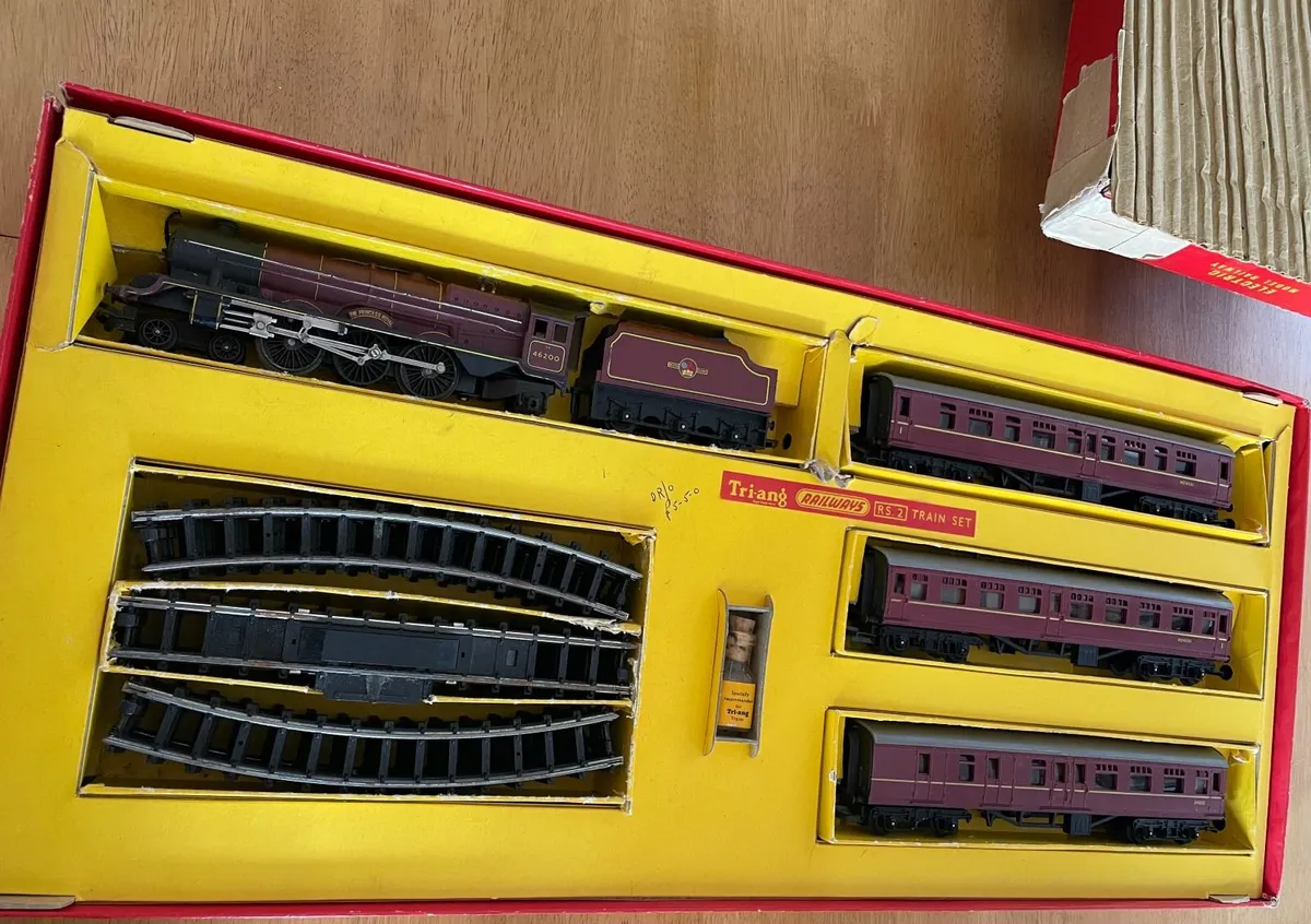 1950s Triang Electric Model Railway set + EXTRAS - Image 2