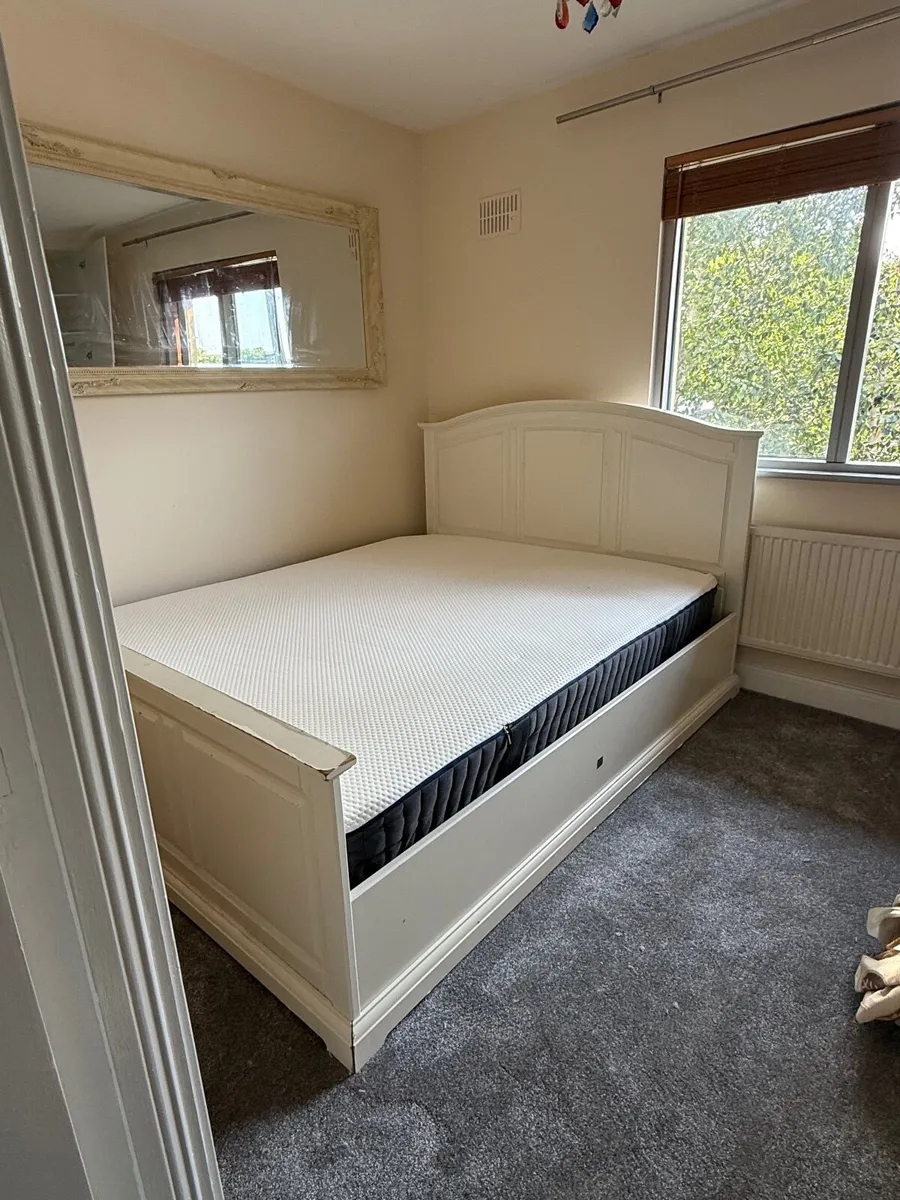 Bed - Image 2