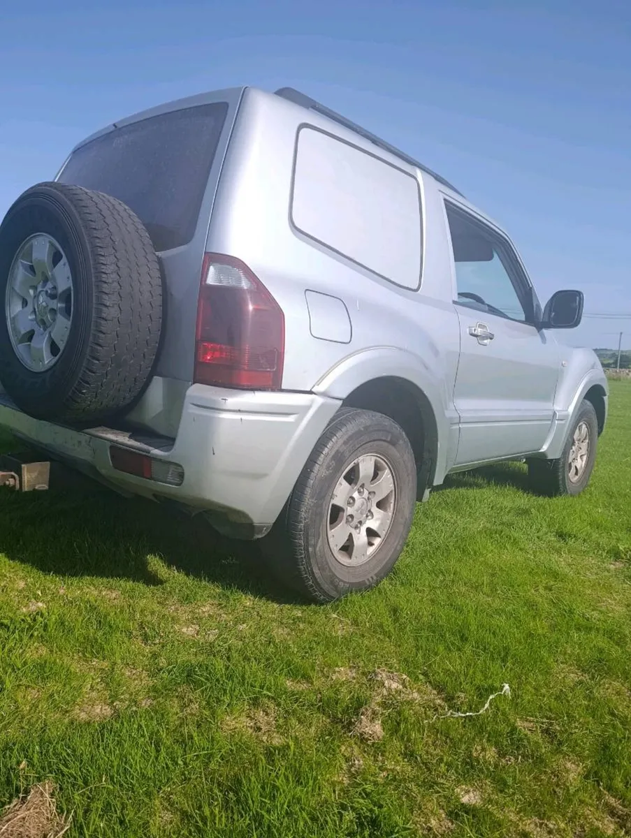 Mitsubishi Pajero - Image 1
