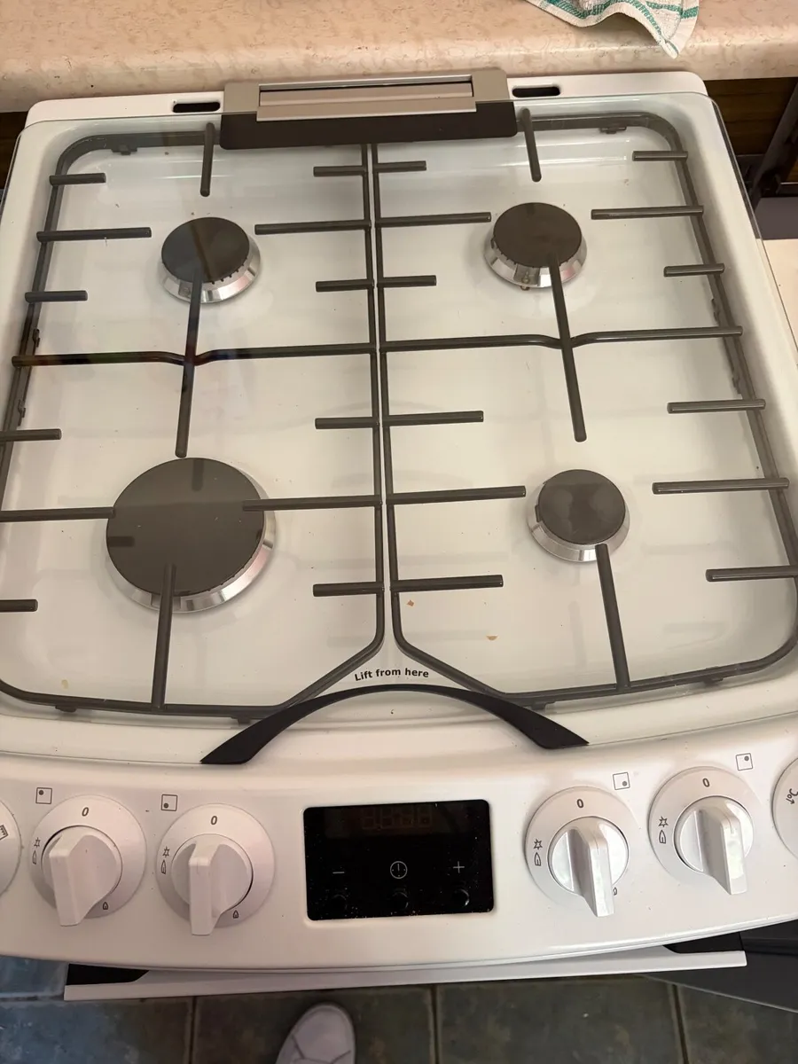 AEG 55cm Gas Cooker with Lid - White - Image 4