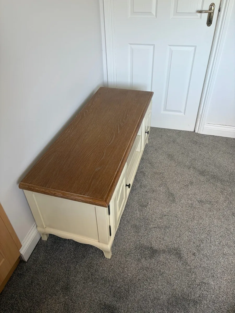 Cream & Oak TV Unit / Entertainment Cabinet - Image 3