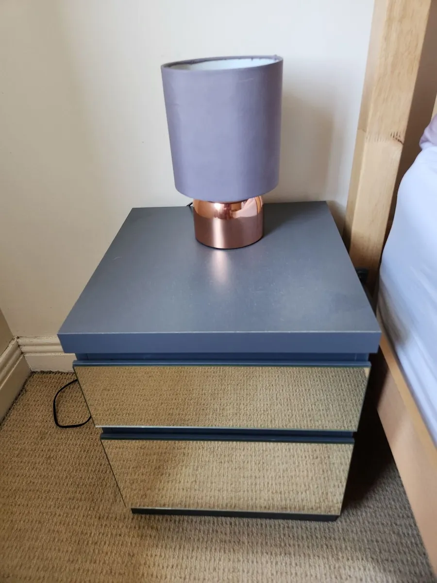 Bedside lockers