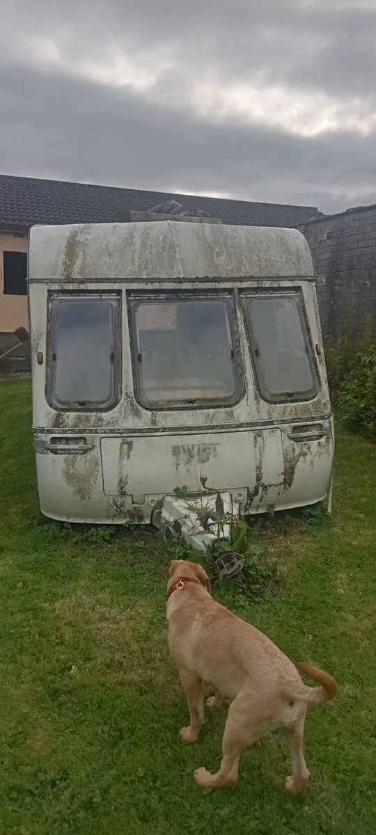 4 berth Caravan for breaking or repairs - Image 2