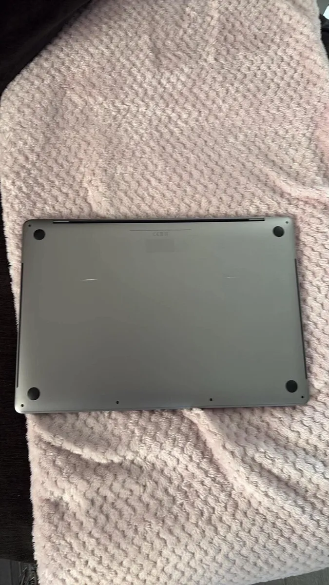 2019 MacBook Pro 16” Touch Bar - Image 4