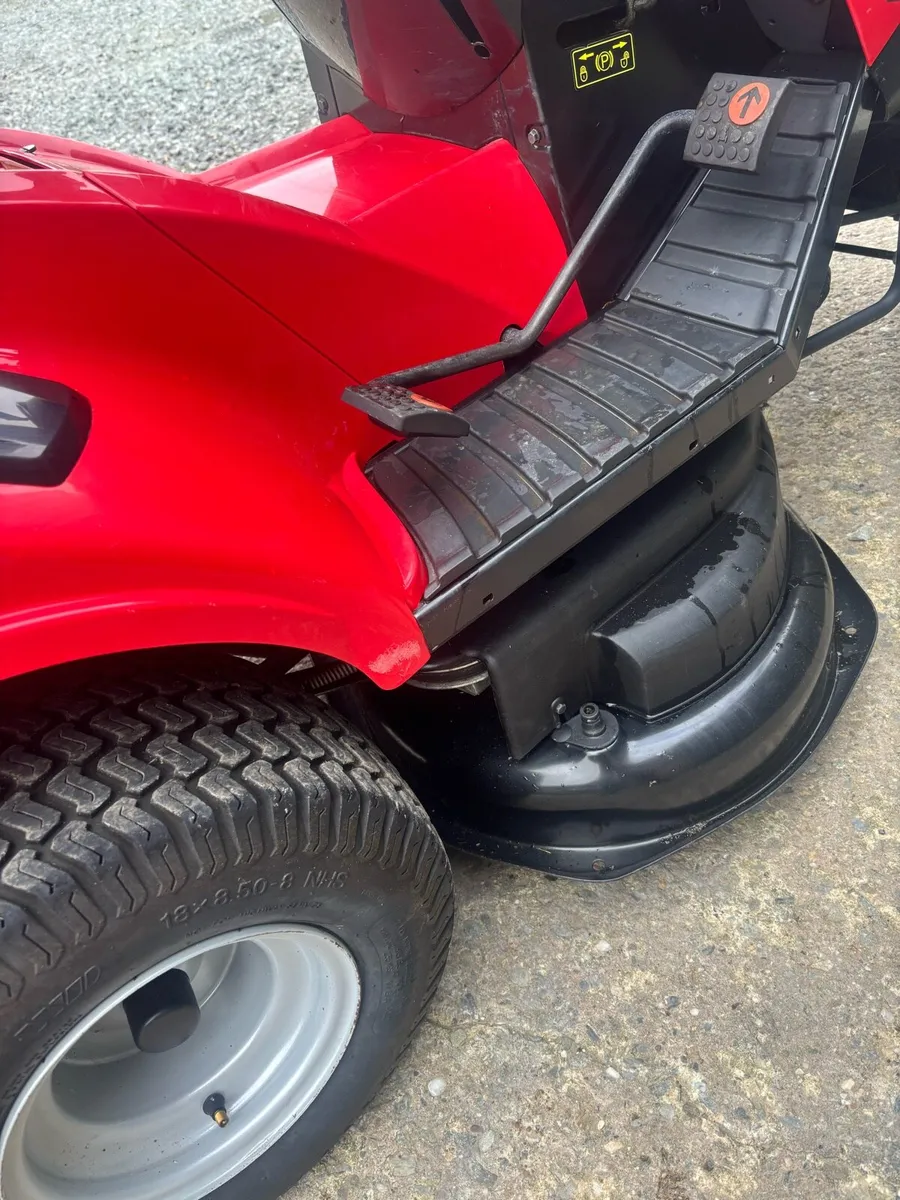Mountfield ride on mower - Image 4