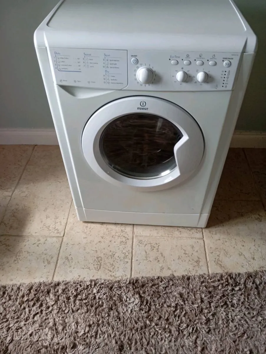 Indesit washer dryer - Image 1