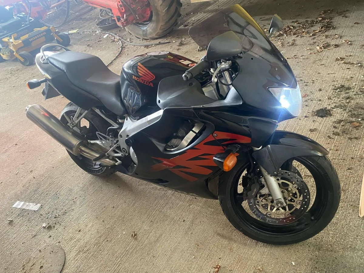 Honda Cbr600F4  for breaking/parts - Image 2