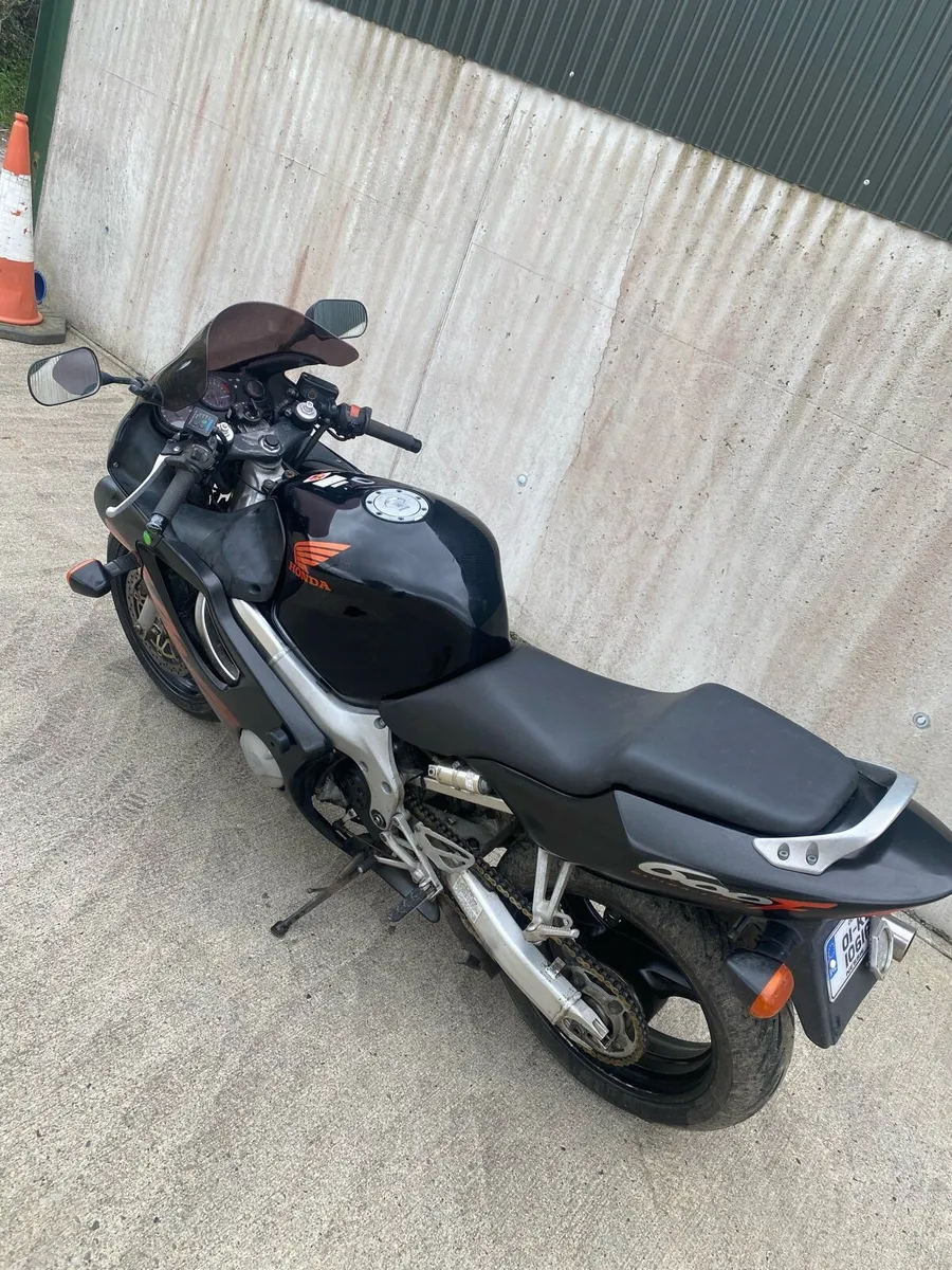 Honda Cbr600F4  for breaking/parts - Image 4