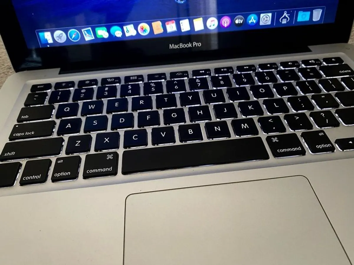 Mackbook - Image 2