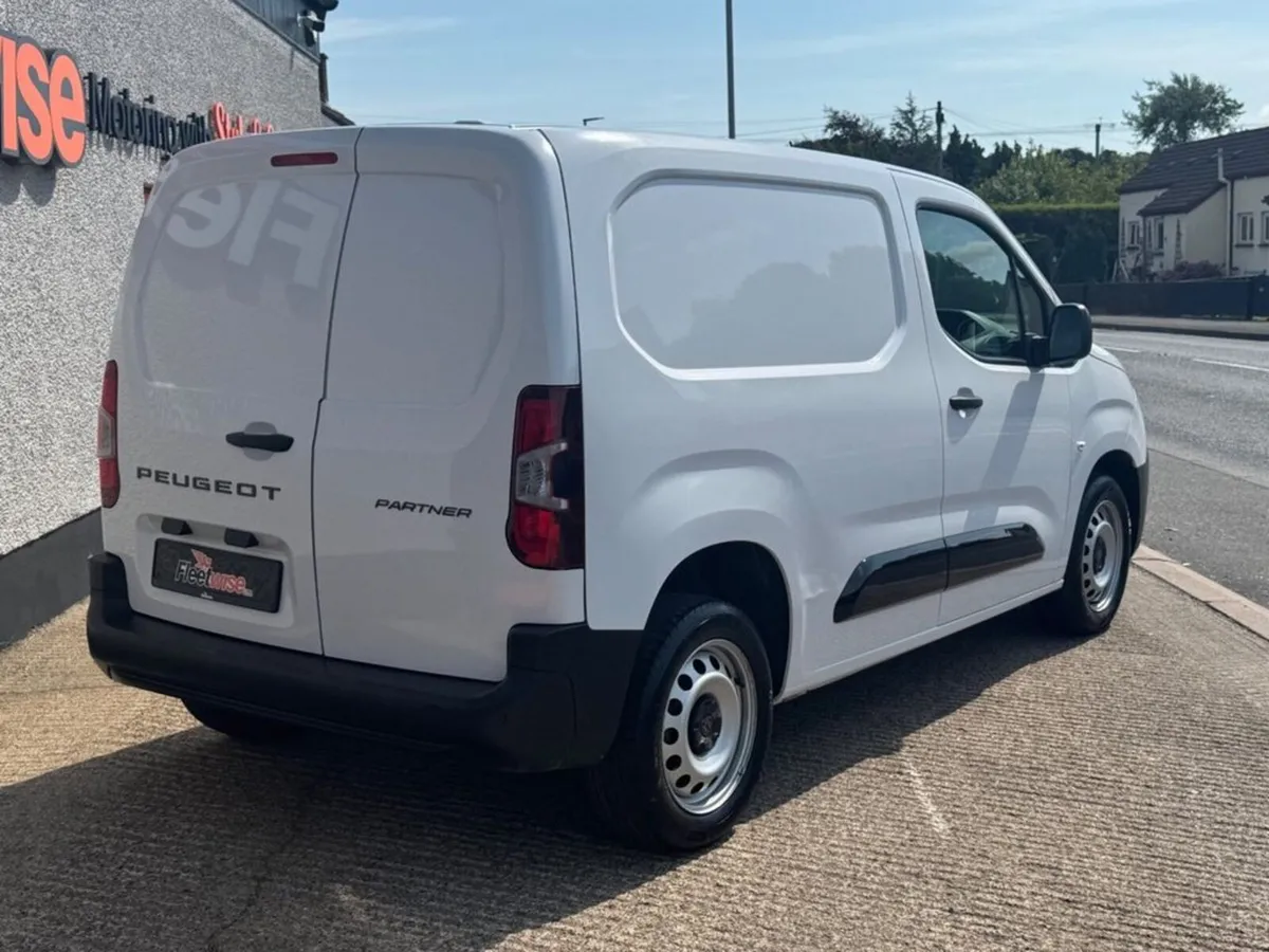 1.5 BlueHDi 1000 Professional Standard Panel Van 5 - Image 4
