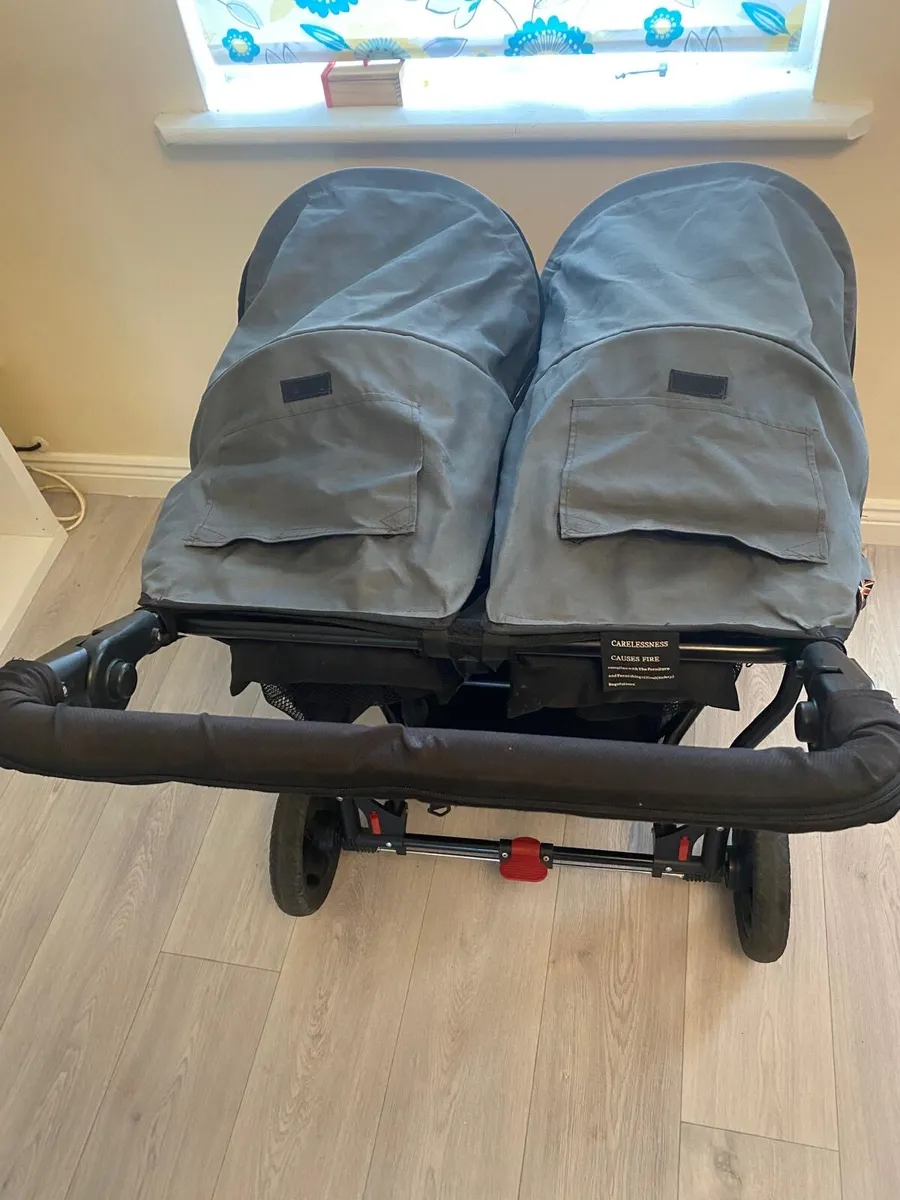 Out n about double buggy - Image 4