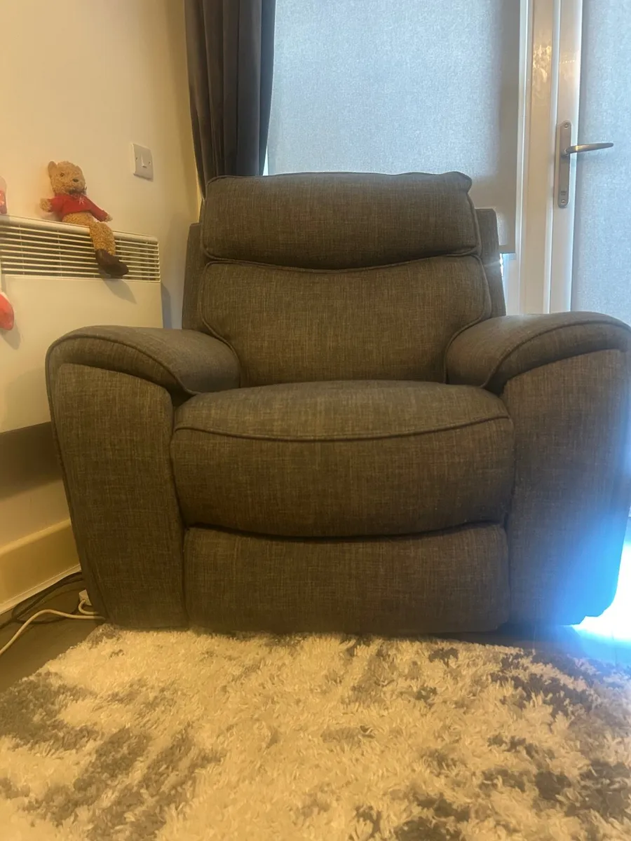 Recliner - Image 2