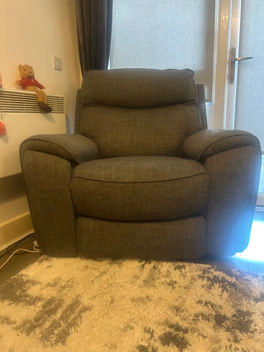 Recliner - Image 3