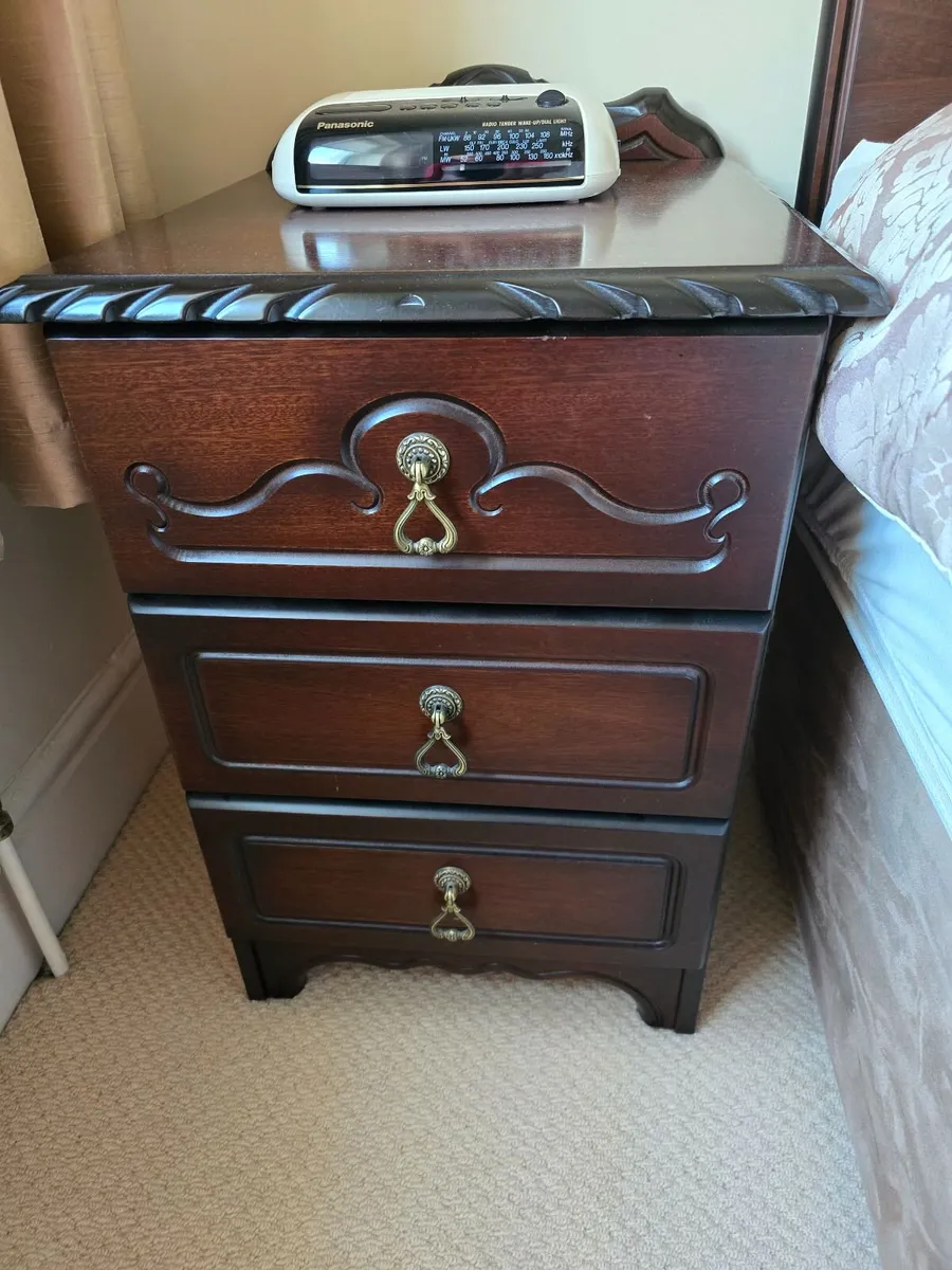 Single Bed, Headboard, Cabinet & Acc's - Image 3