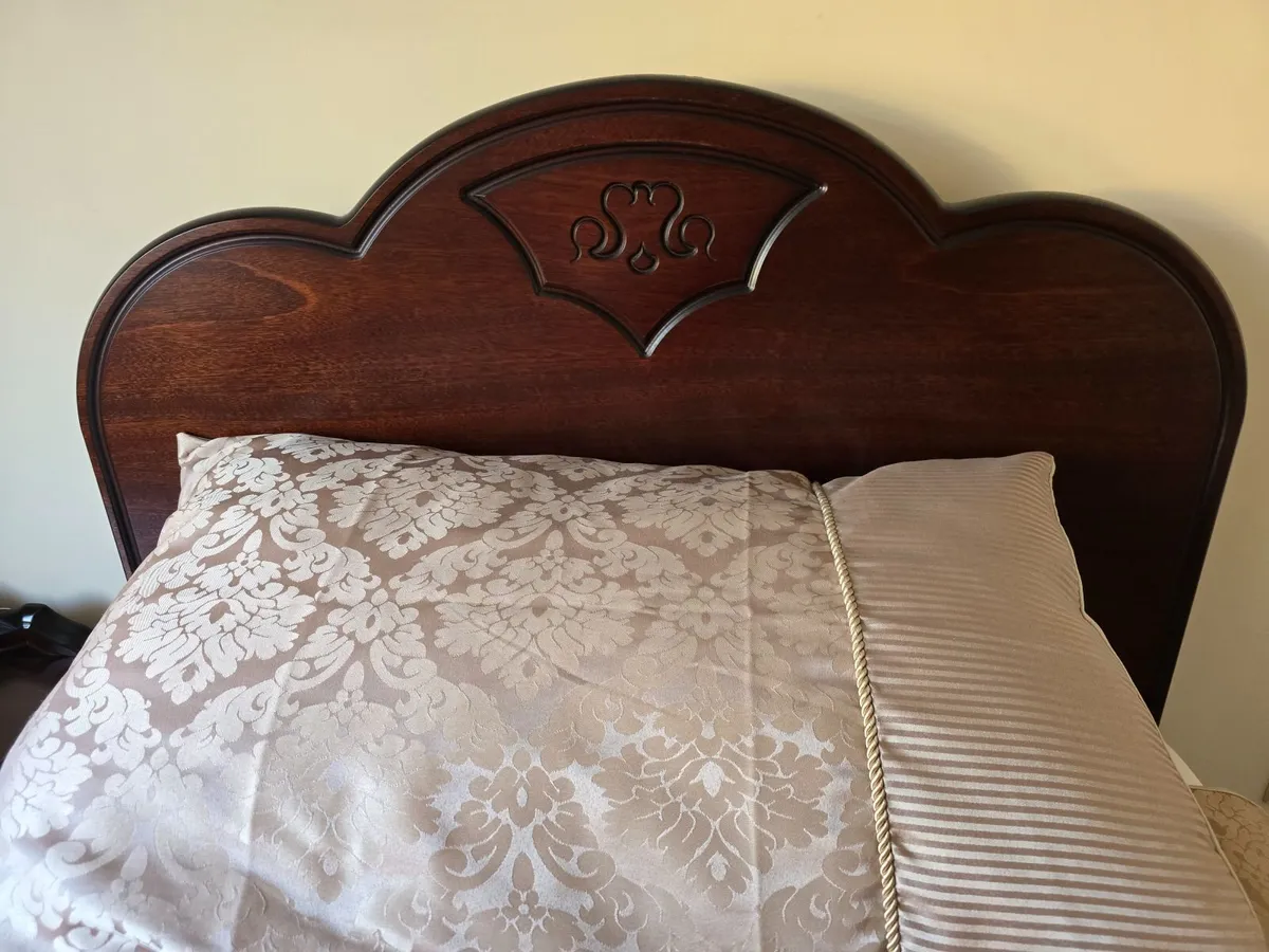 Single Bed, Headboard, Cabinet & Acc's - Image 4