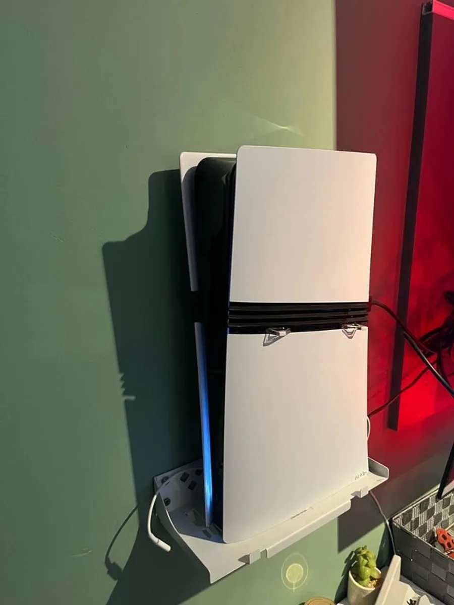 PlayStation 5 pro 2TB - Image 3