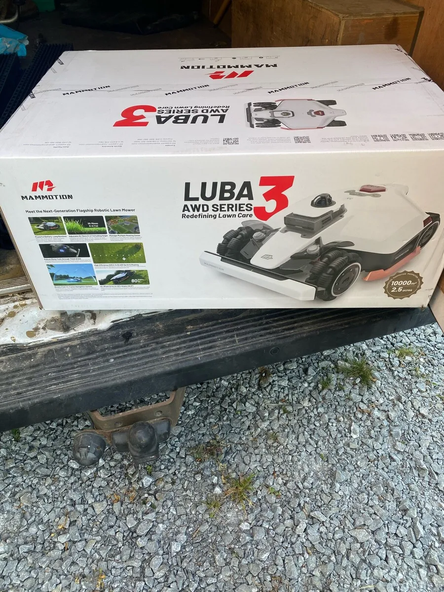 Luba 3 10000 m2 robot lawn mower - Image 3