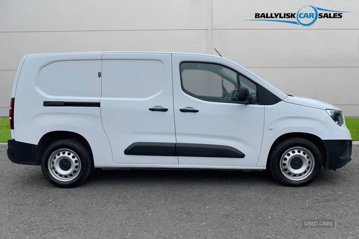 Vauxhall Combo 1.5 Turbo D 2300 Prime Panel Van L2 - Image 3