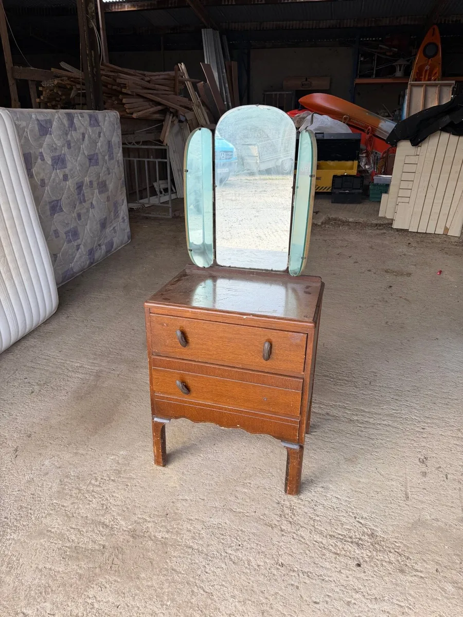 Vintage chest of drawers - Image 1