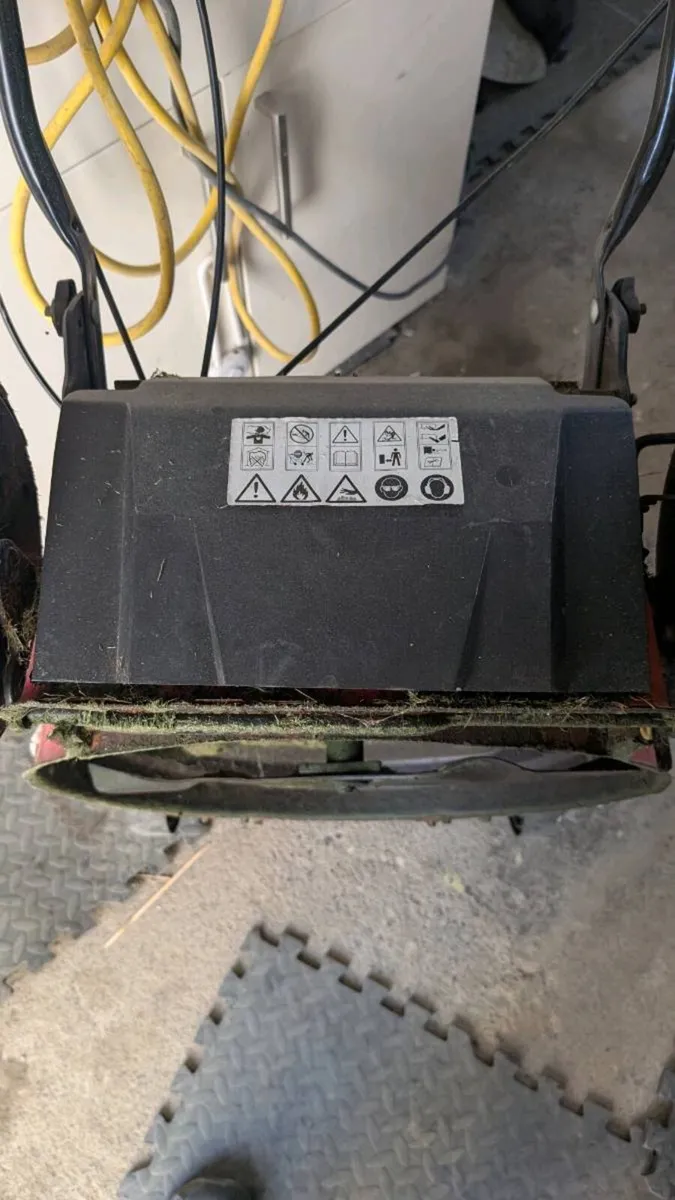 Pro Lawn Self Propelled Petrol Lawnmower – Briggs - Image 3