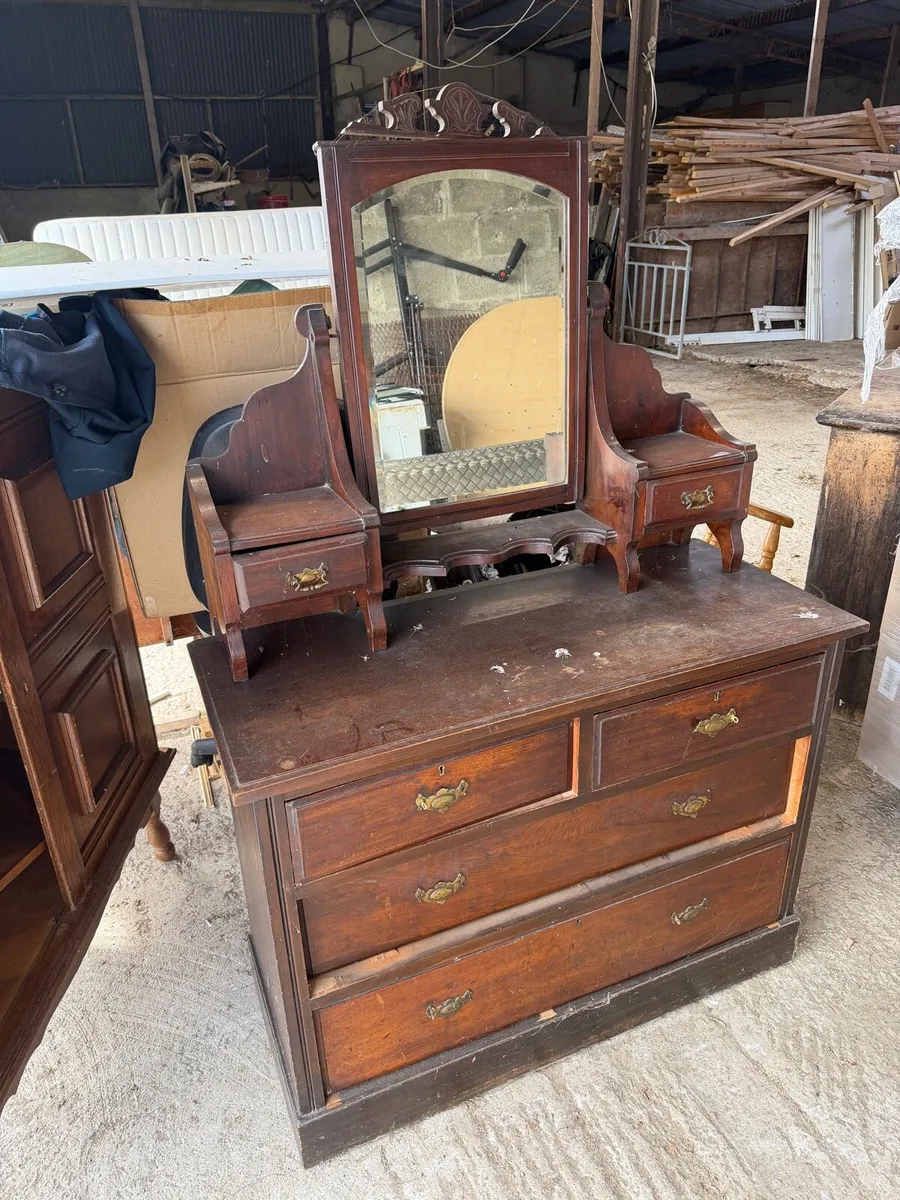 Vintage dresser - Image 1