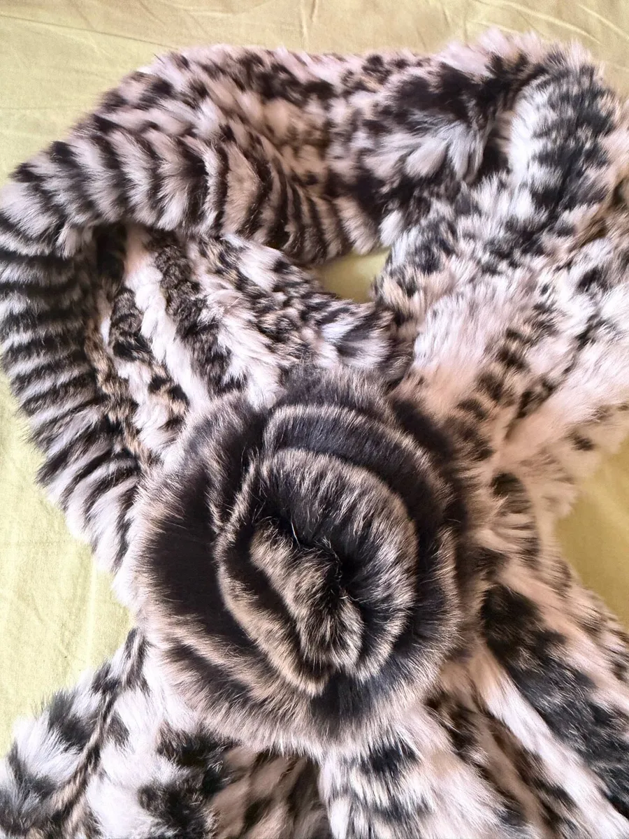Rex rabbit scarf - Image 2