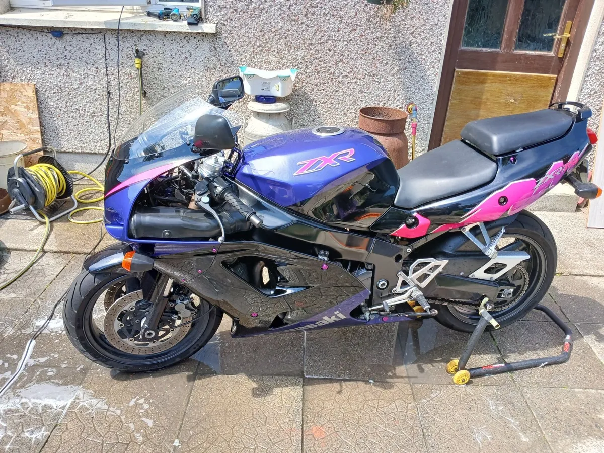 1993 Kawasaki ZXR 750 L - Image 4