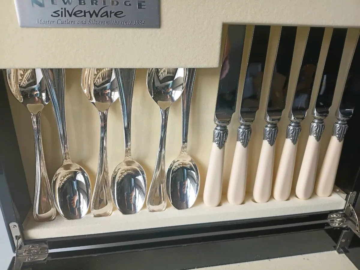 Newbridge 24 piece cutlery set - Image 2