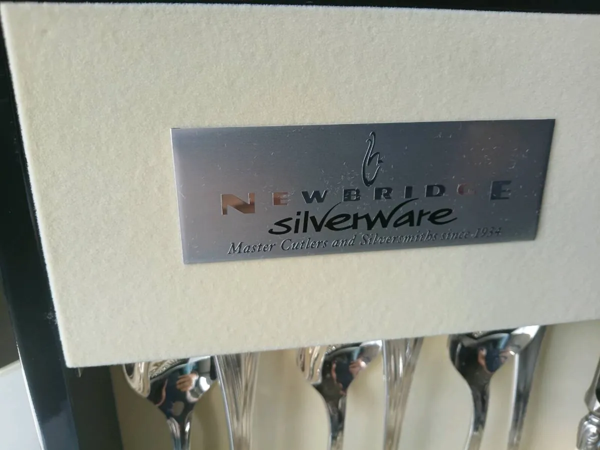 Newbridge 24 piece cutlery set - Image 3
