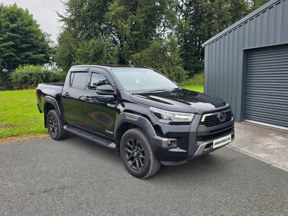Toyota Hilux 2.8 Invincible X Auto 2022 - Image 1